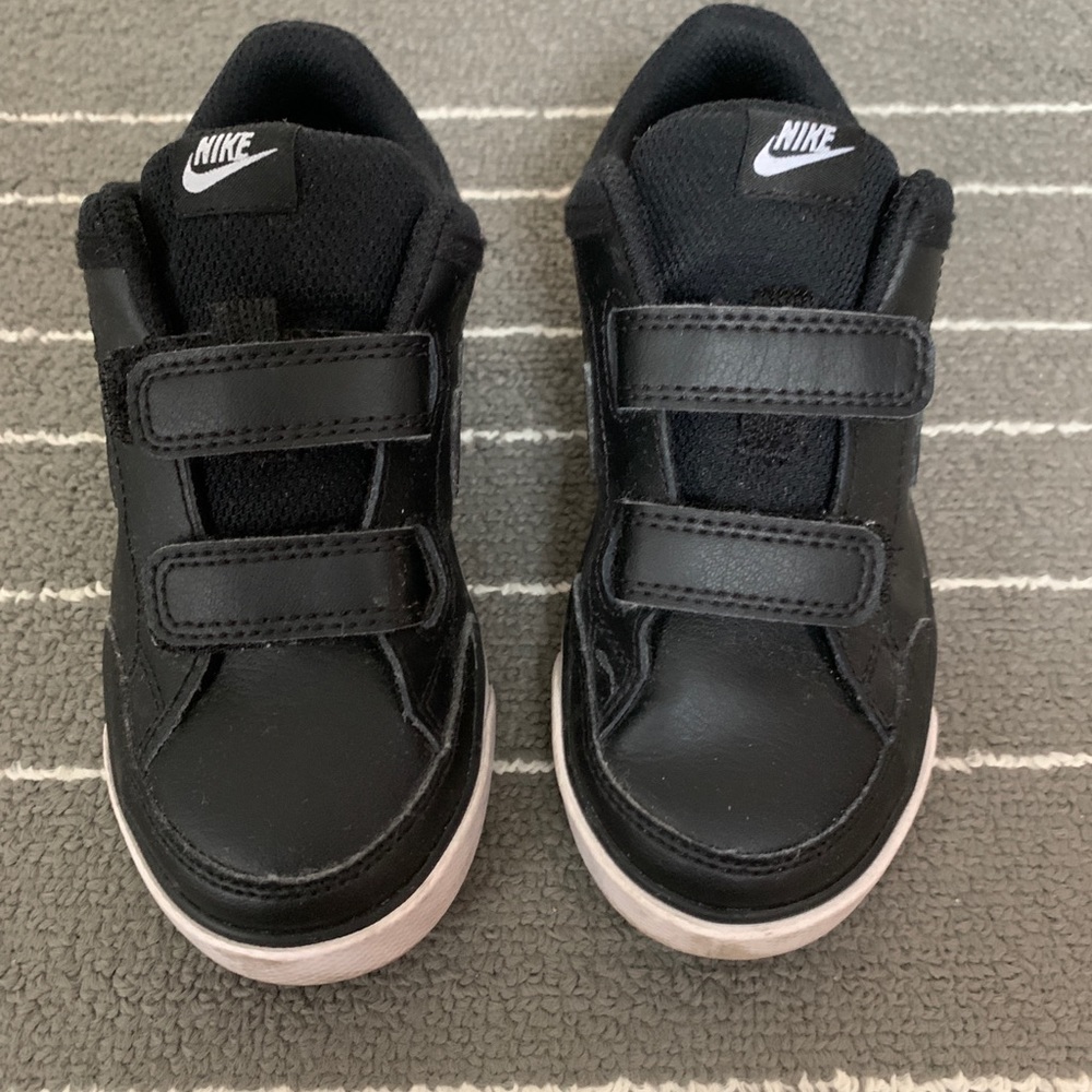 Boy’s Nike Shoes (Size 10)